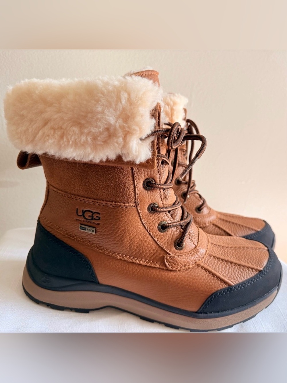 Women UGG Adirondack Boot
III 1095141 Chestnut Waterproof size 7.5